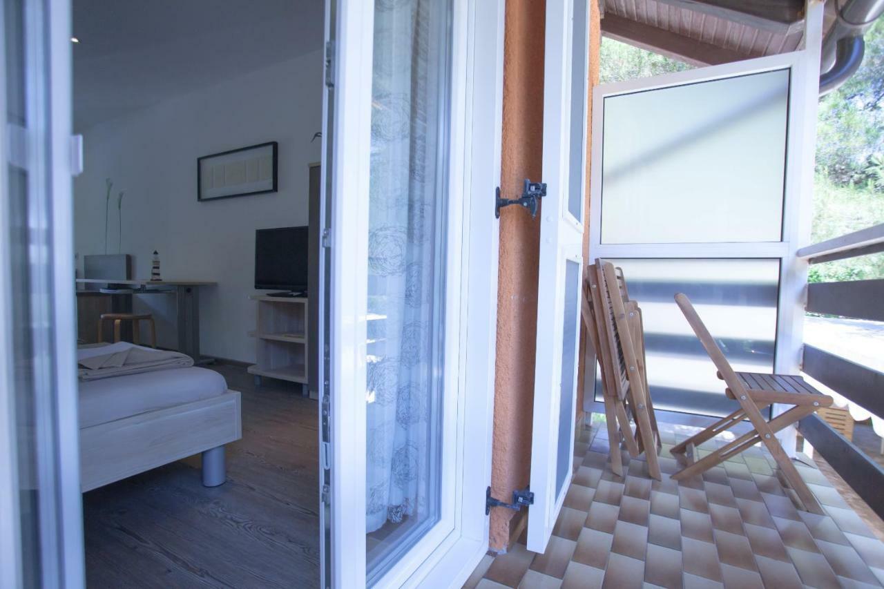 Studio Apartment - Seaview Премантура Экстерьер фото